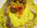 Congrio con salsa de azafrán y verduras, un plato inspirado en la receta congrio arguiñano.