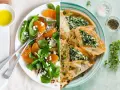 Dos deliciosas recetas con espinacas: una ensalada fresca con naranja y queso feta, y crepes rellenos de espinacas y queso.