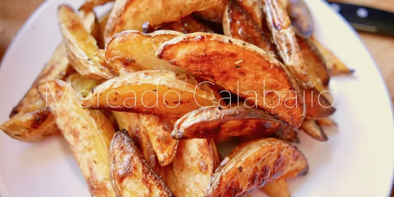 Patatas gajo doradas y crujientes, listas para disfrutar. Un clásico del mercado.