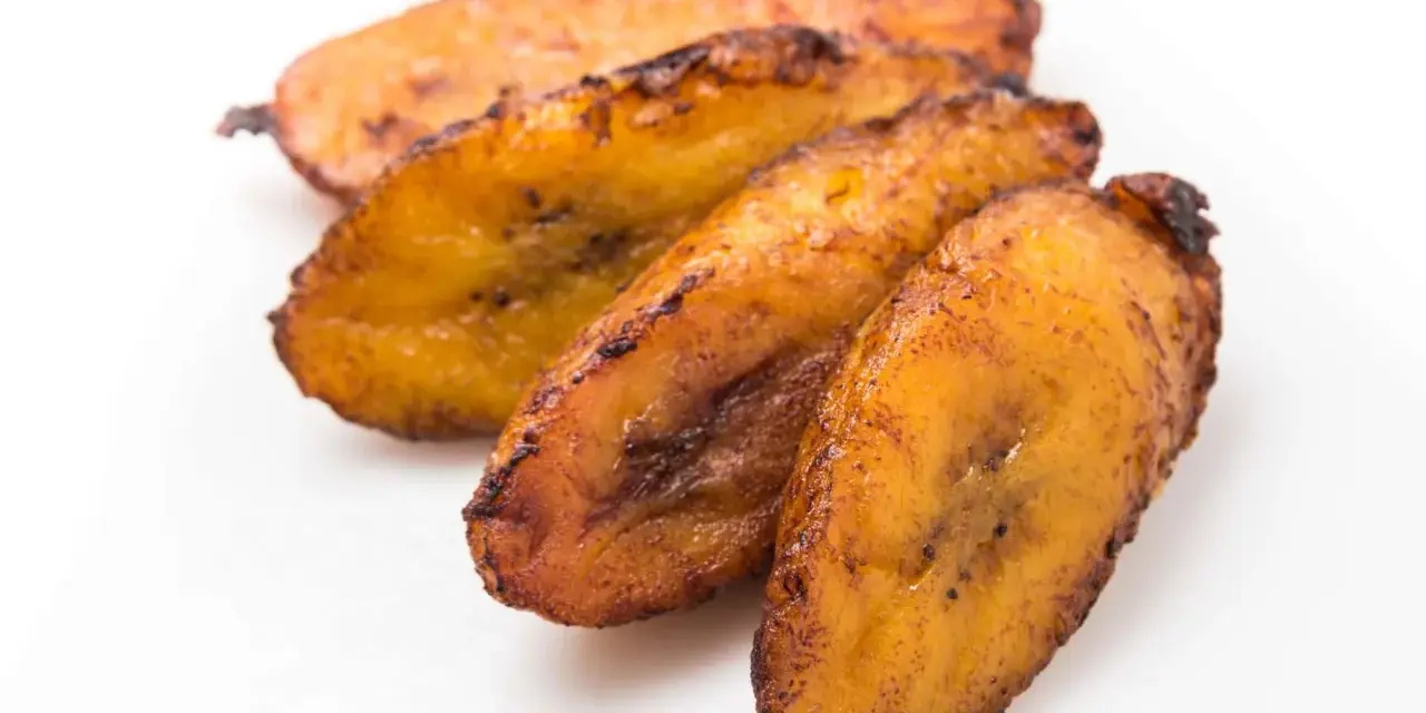 Plátanos maduros fritos, perfectos para deliciosas recetas con platano maduro.